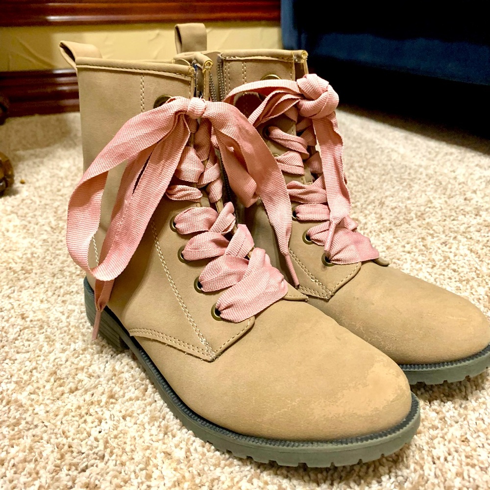 Cat and Jack Girls lace up Boots